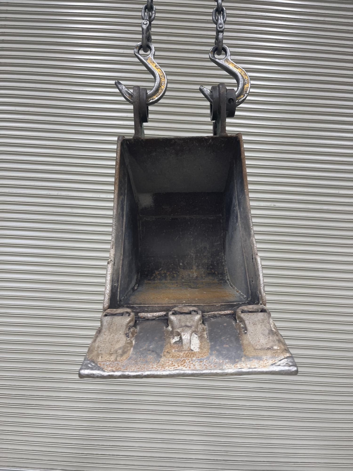 タグチ認定中古 狭幅バケット　1.2～2.5ton　300幅