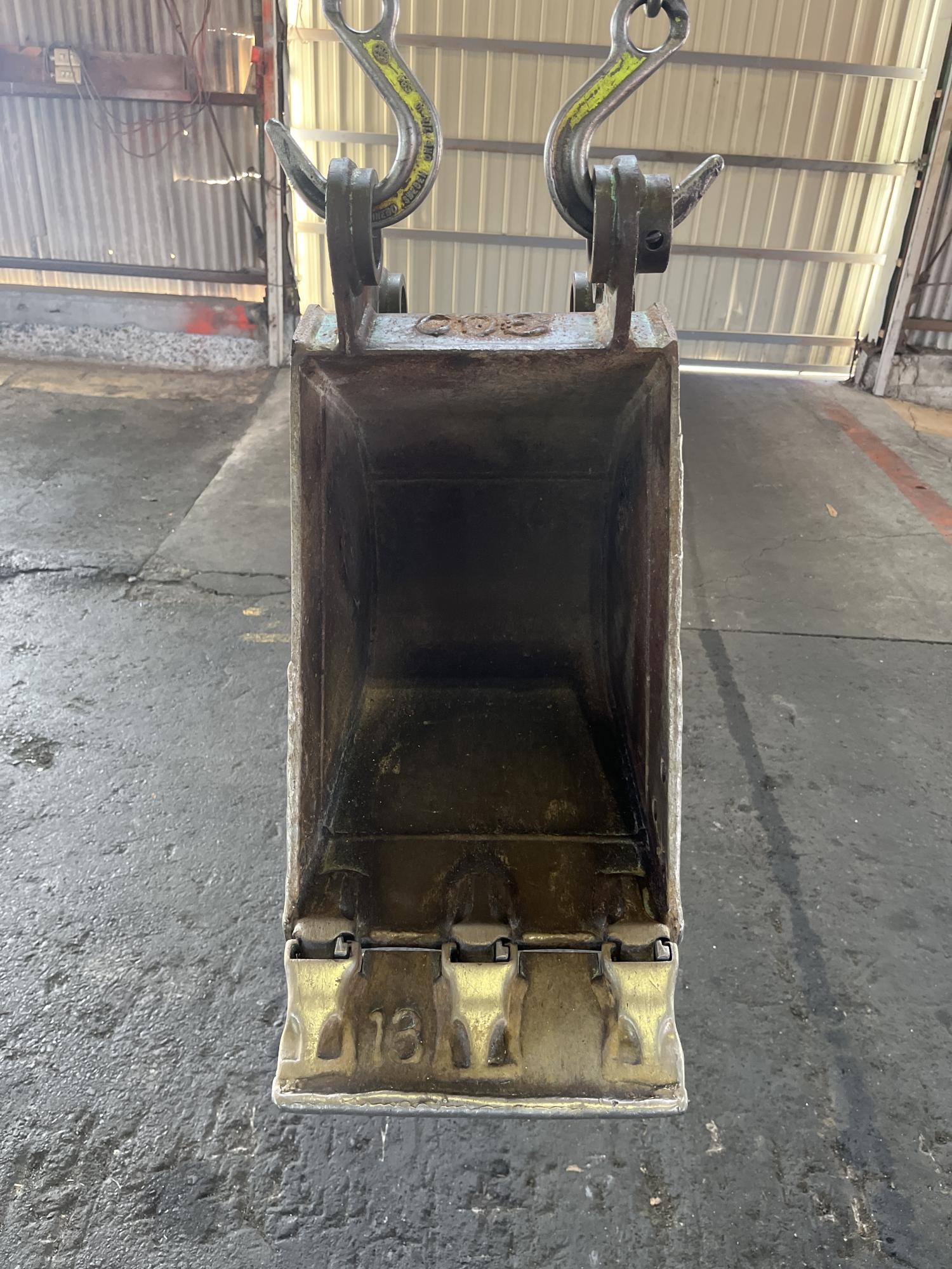 タグチ認定中古 狭幅バケット　1.2～2.5ton　300幅