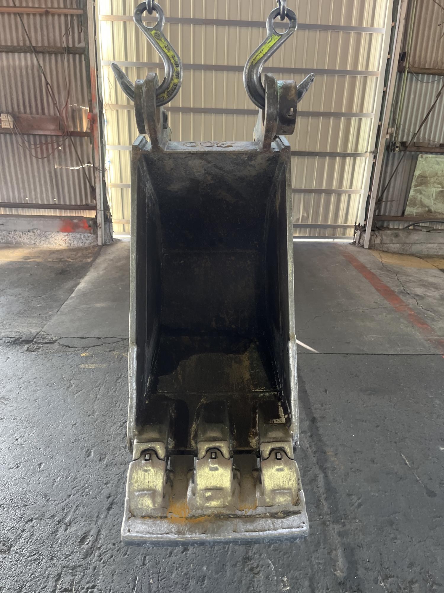 タグチ認定中古 狭幅バケット　3～4ton　300幅