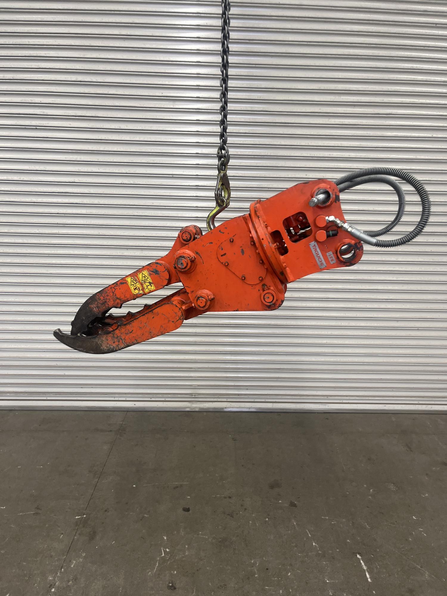 タグチ認定中古 全旋回グラスパーVSC 3～4ton GV-32SC