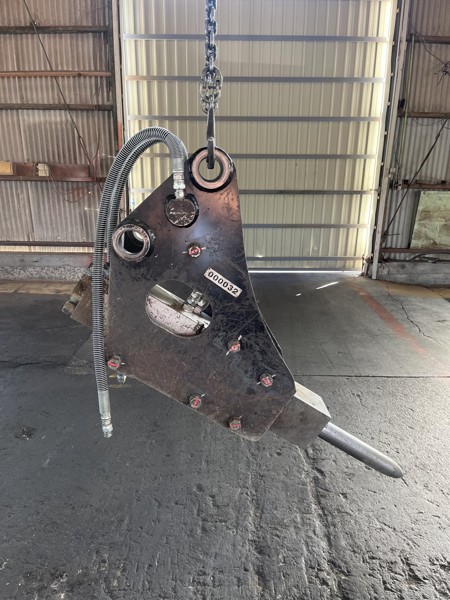 タグチ認定中古 サイドマウント　GBブレーカー　3～4ton　GBS-30