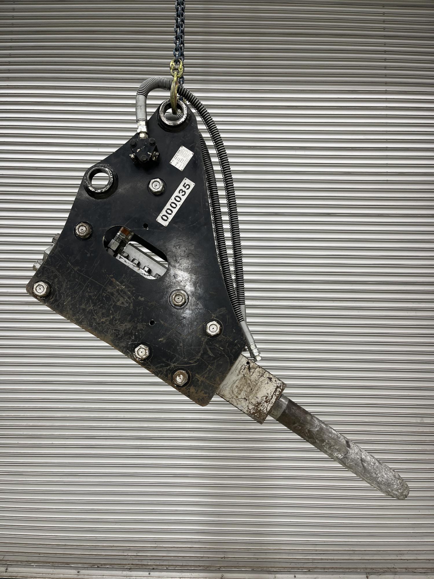 タグチ認定中古 サイドマウント　GBブレーカー　6～8ton　GBS-60