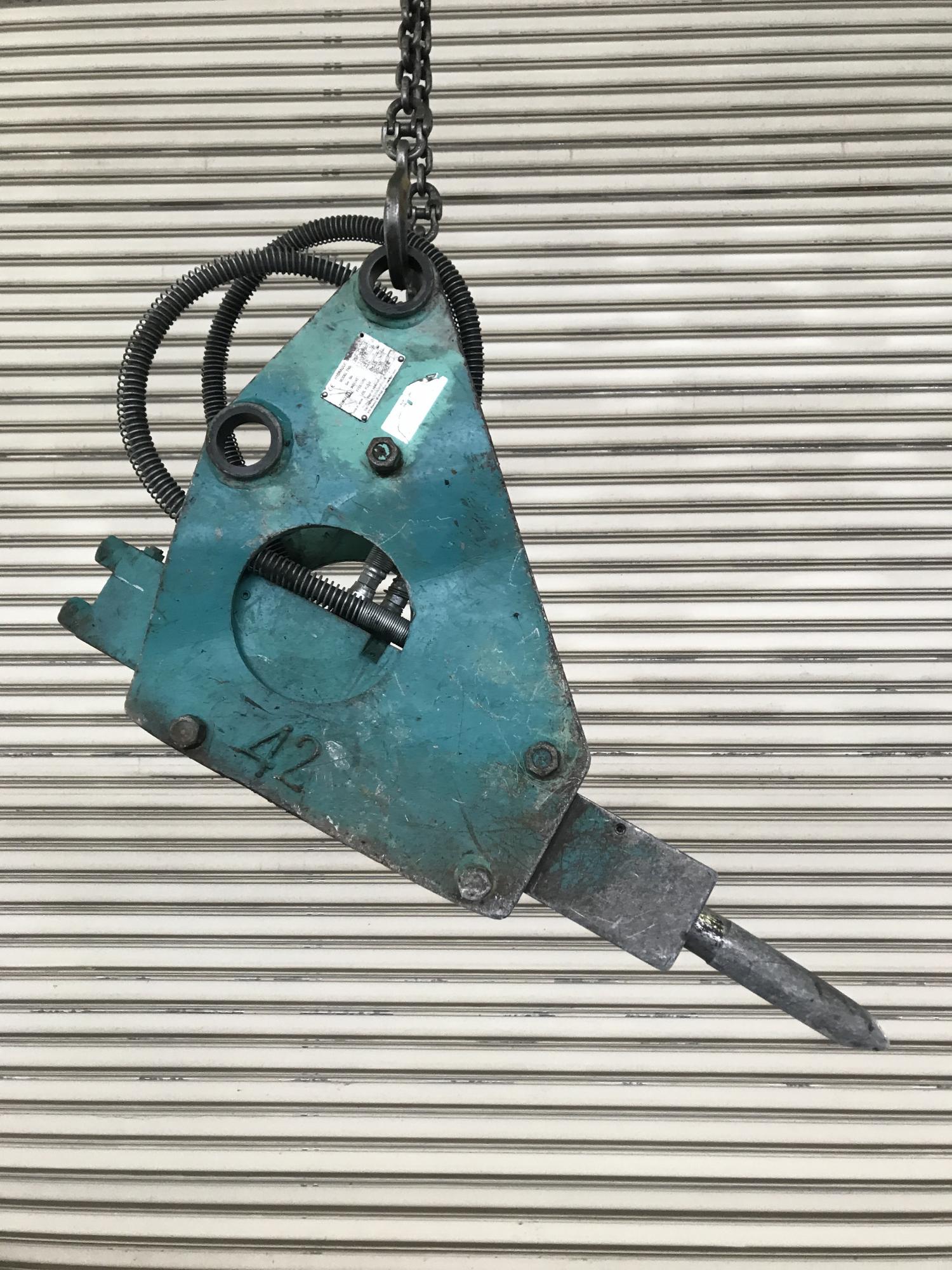 タグチ認定中古 油圧ブレーカー　1.2～2.5ton