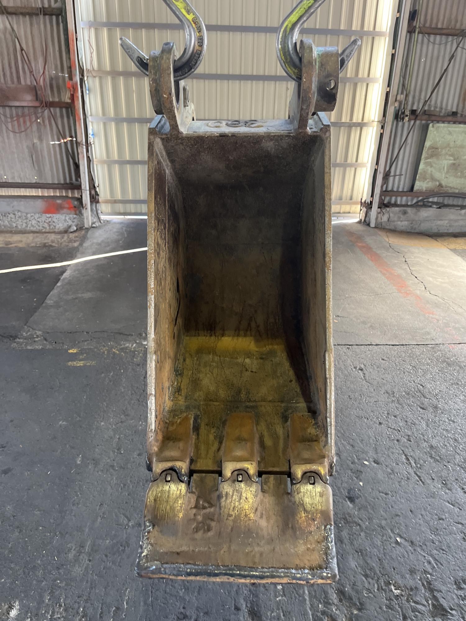 タグチ認定中古 狭幅バケット　3～4ton　300幅