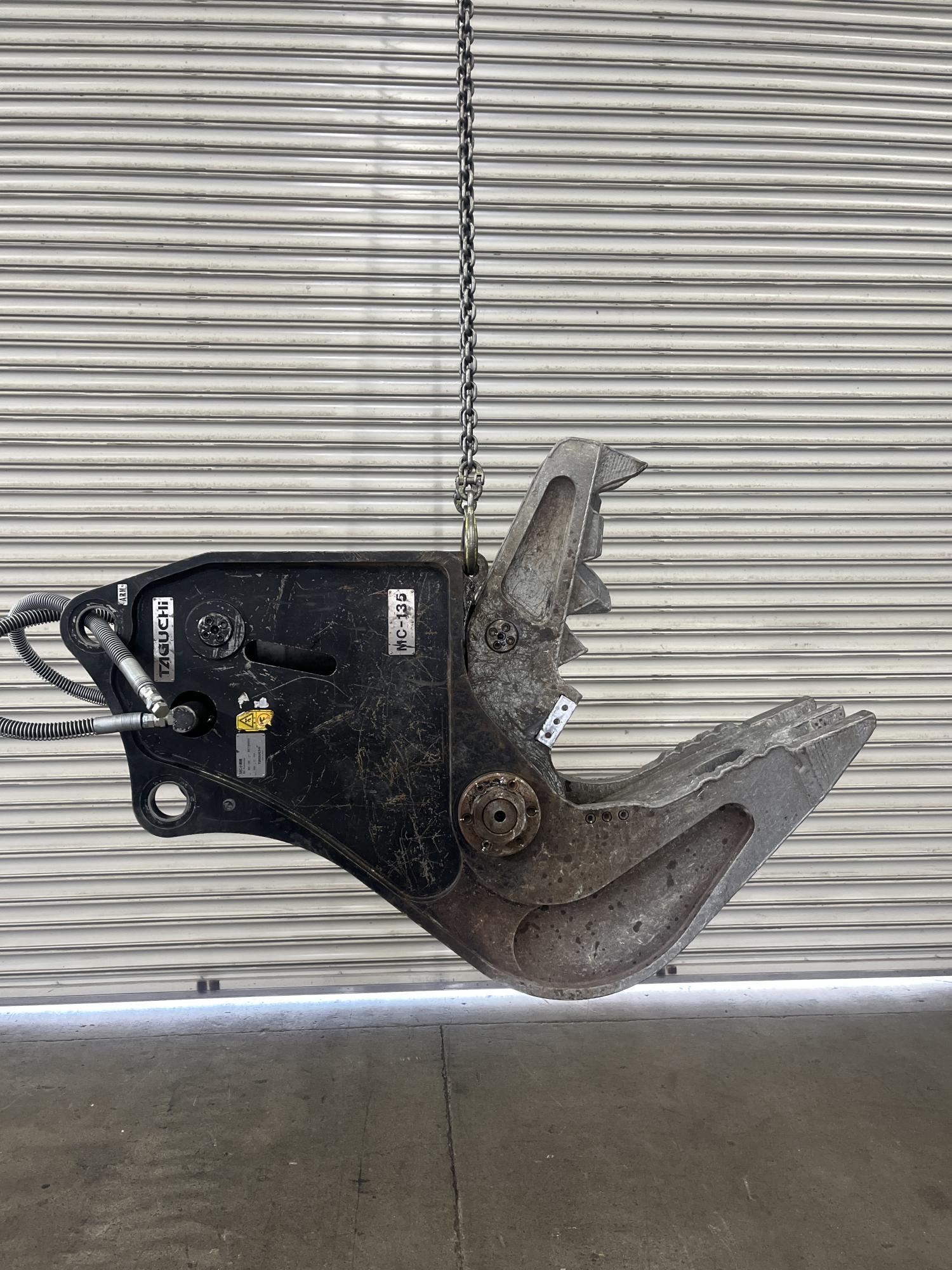 タグチ認定中古 コンクリート小割圧砕機　MC小割機　10～14ton　MC-135