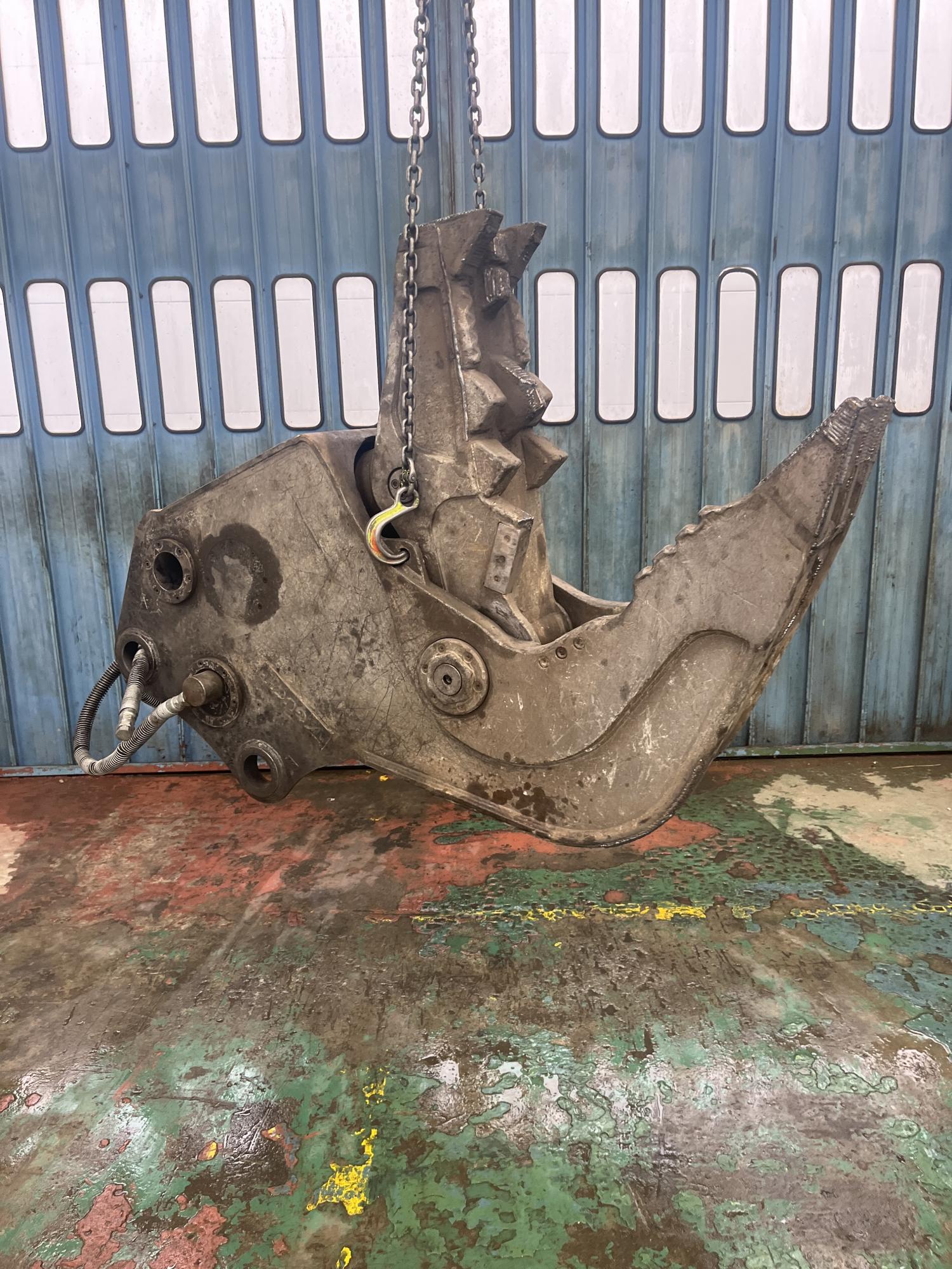 タグチ認定中古 コンクリート小割圧砕機　MC小割機　20～22ton　MC-201