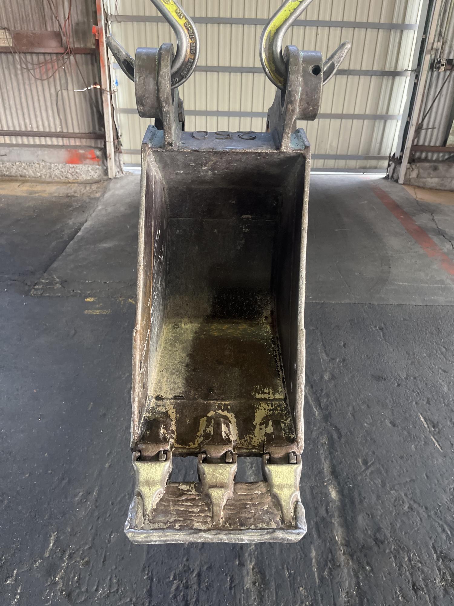 タグチ認定中古 狭幅バケット　1.2～2.5ton　250幅