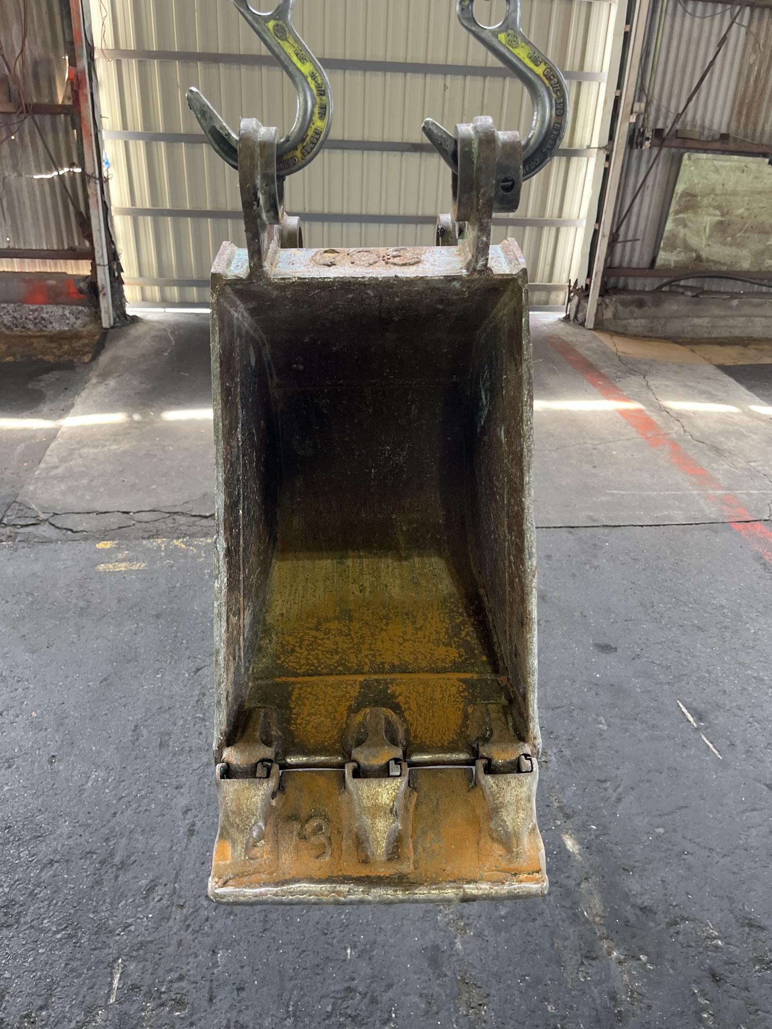 タグチ認定中古 狭幅バケット　1.2～2.5ton　300幅