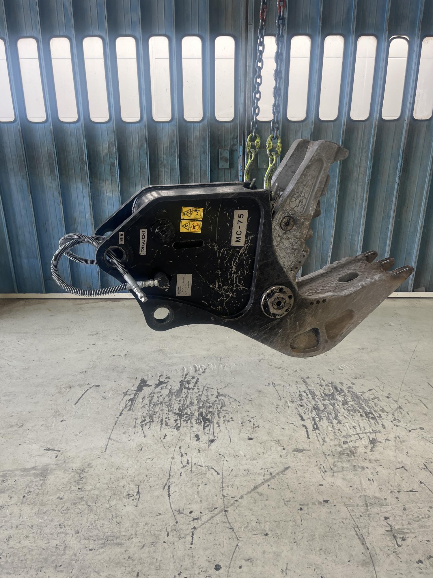 タグチ認定中古 コンクリート小割圧砕機　MC小割機　6～8ton　MC-75