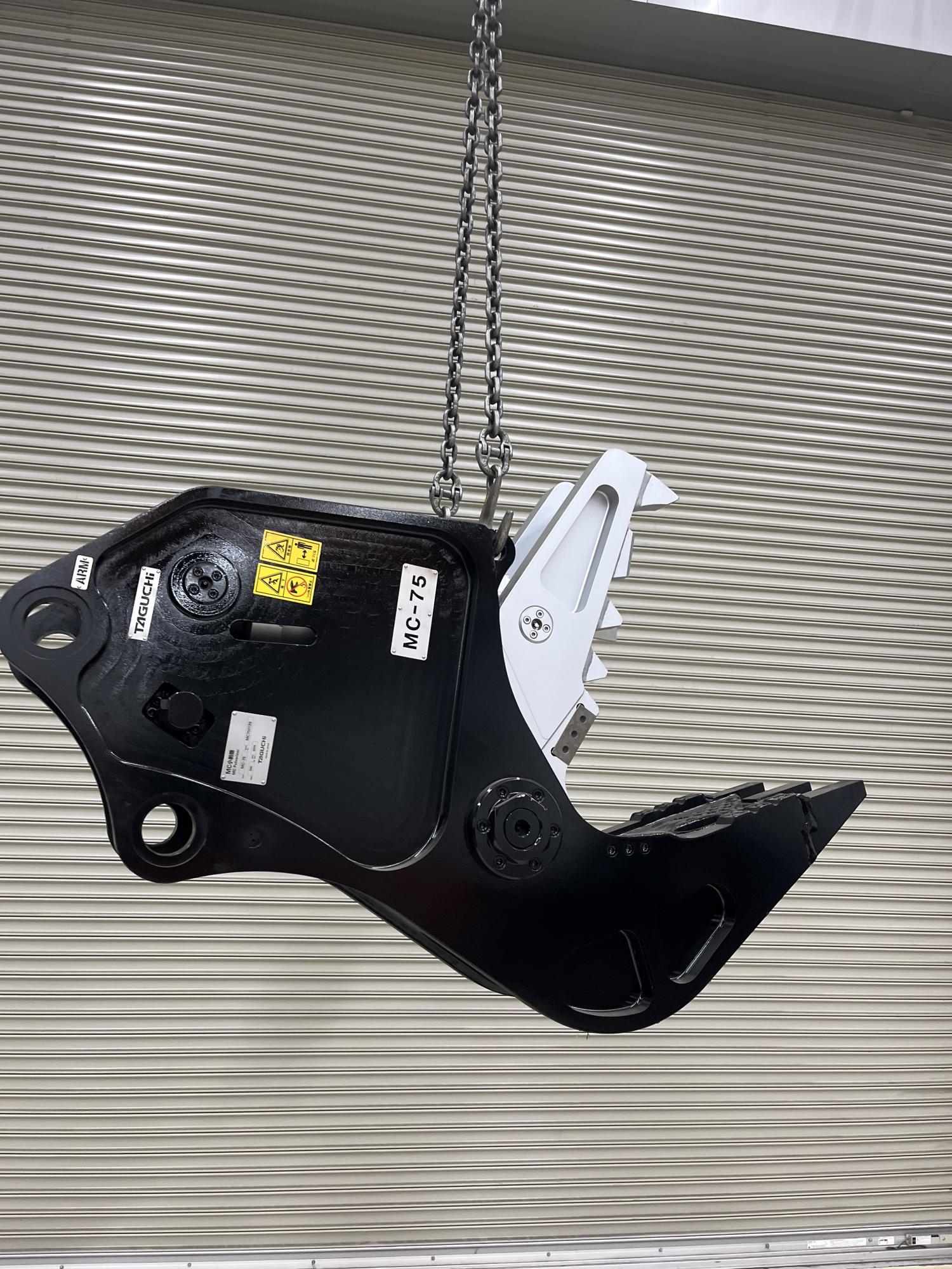 タグチ認定中古 コンクリート小割圧砕機　MC小割機　6～8ton　MC-75