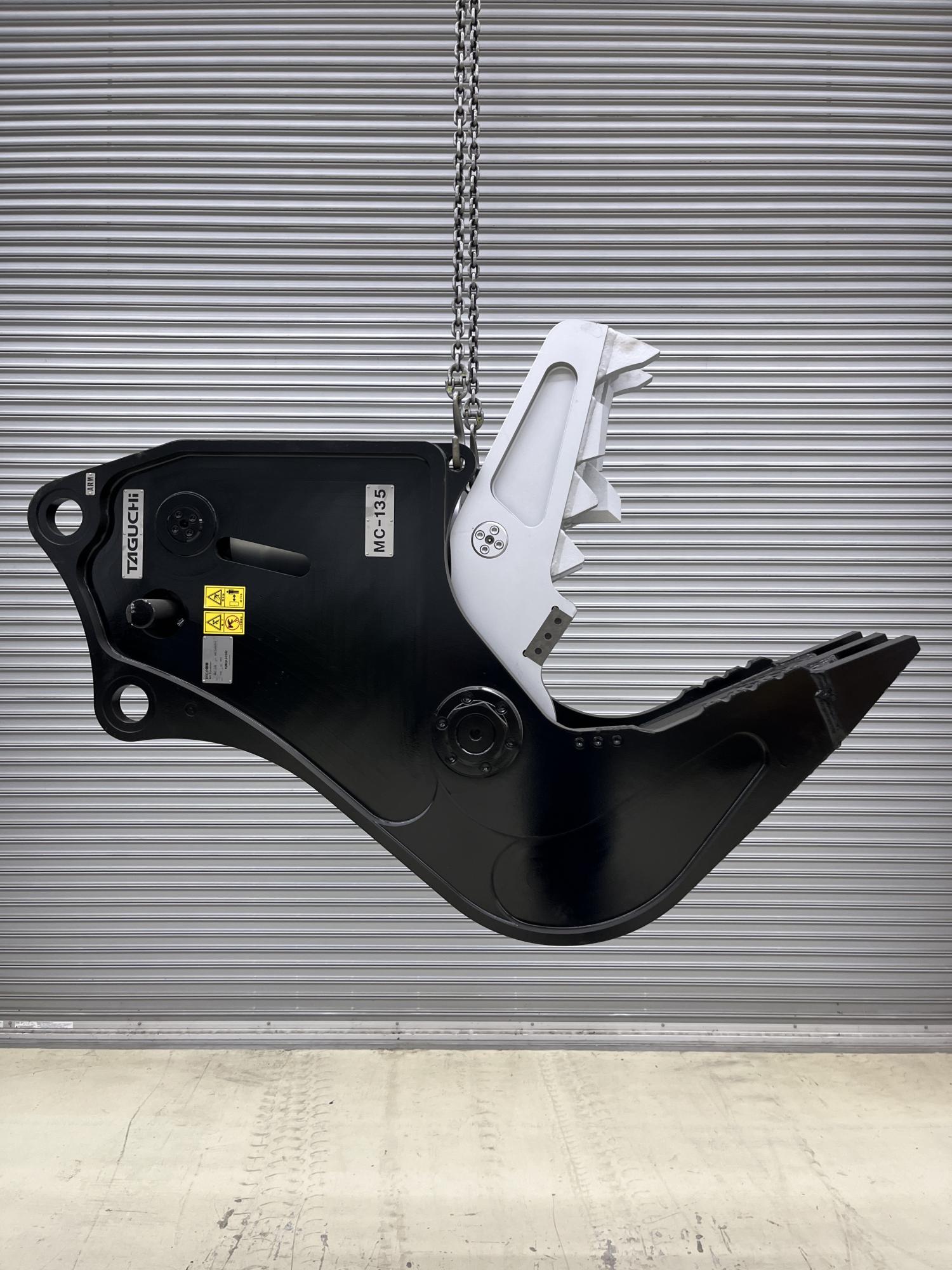 タグチ認定中古 コンクリート小割圧砕機　MC小割機　10～14ton　MC-135