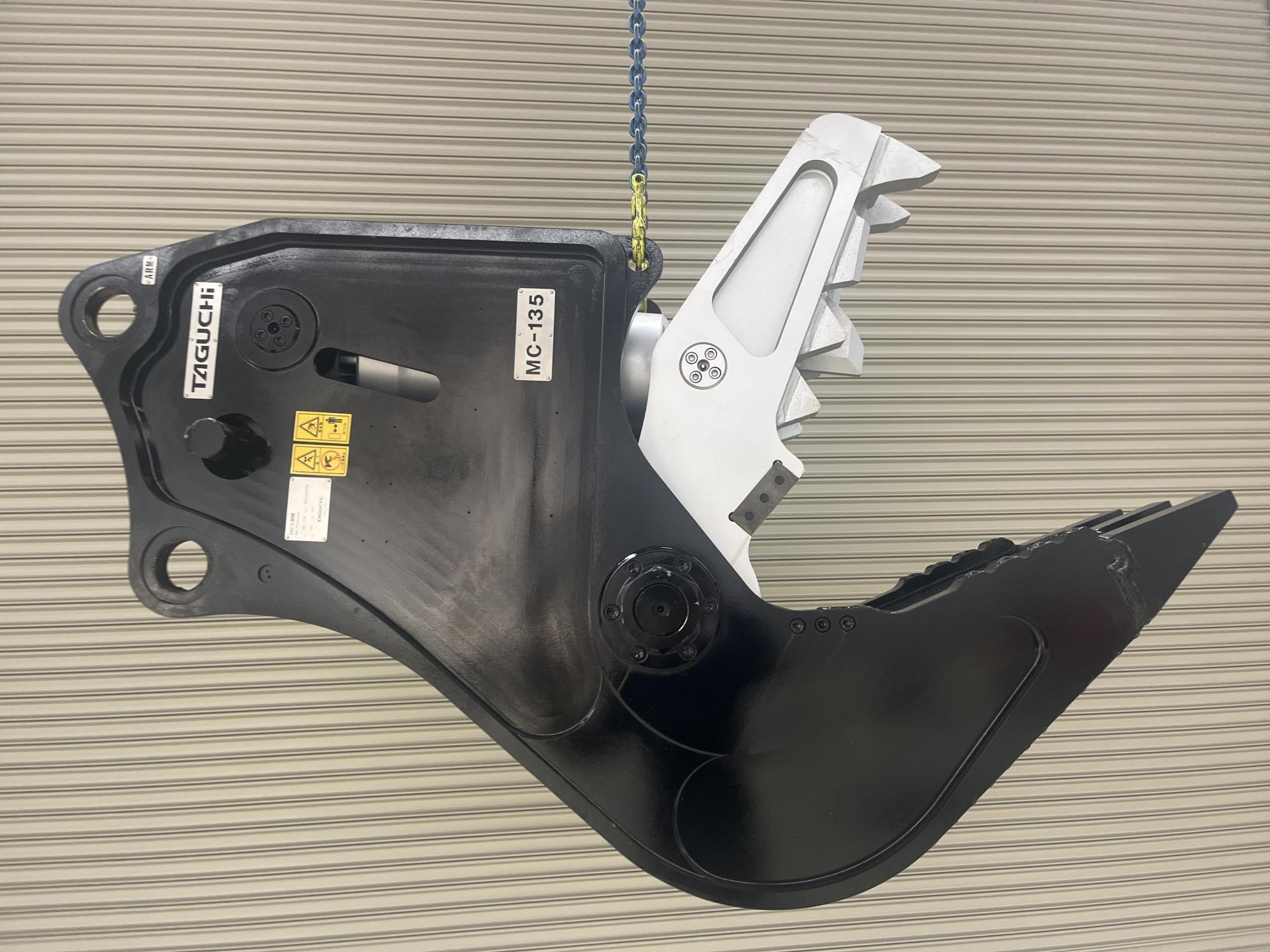 タグチ認定中古 コンクリート小割圧砕機　MC小割機　10～14ton　MC-135