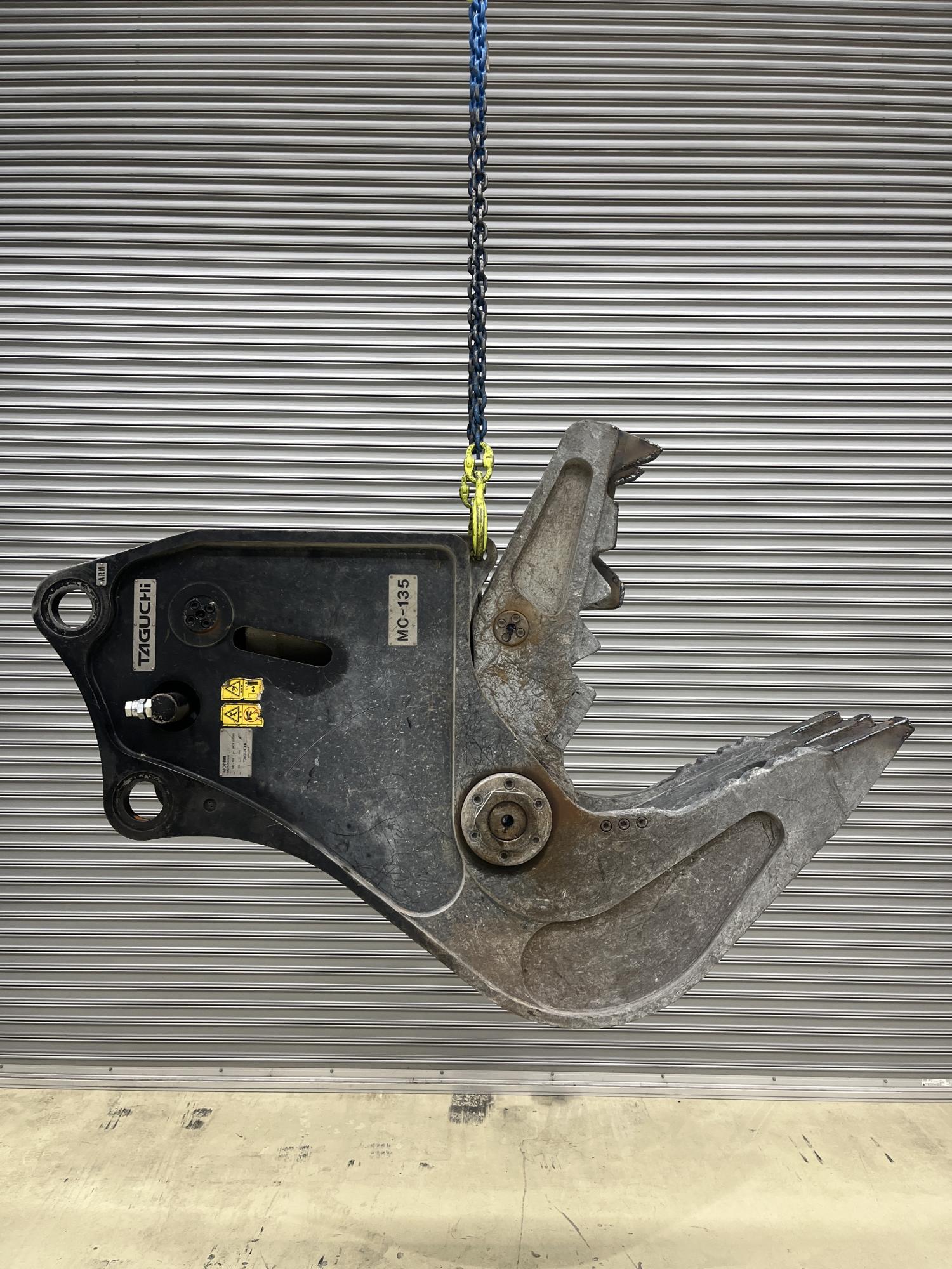 タグチ認定中古 コンクリート小割圧砕機　MC小割機　10～14ton　MC-135