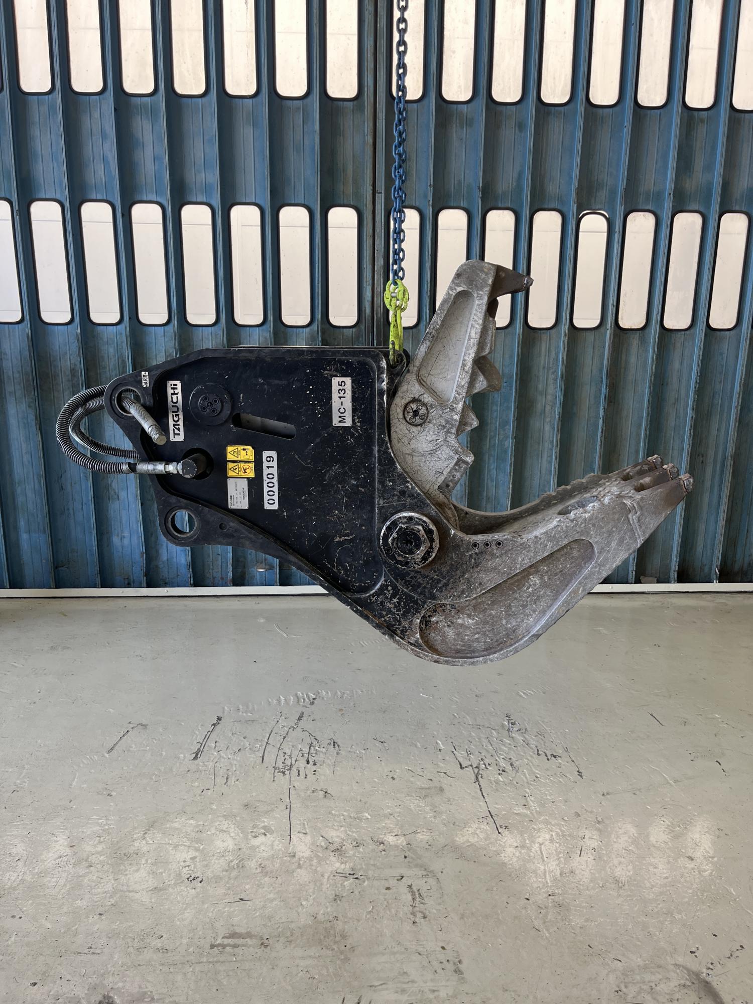 タグチ認定中古 コンクリート小割圧砕機　MC小割機　10～14ton　MC-135
