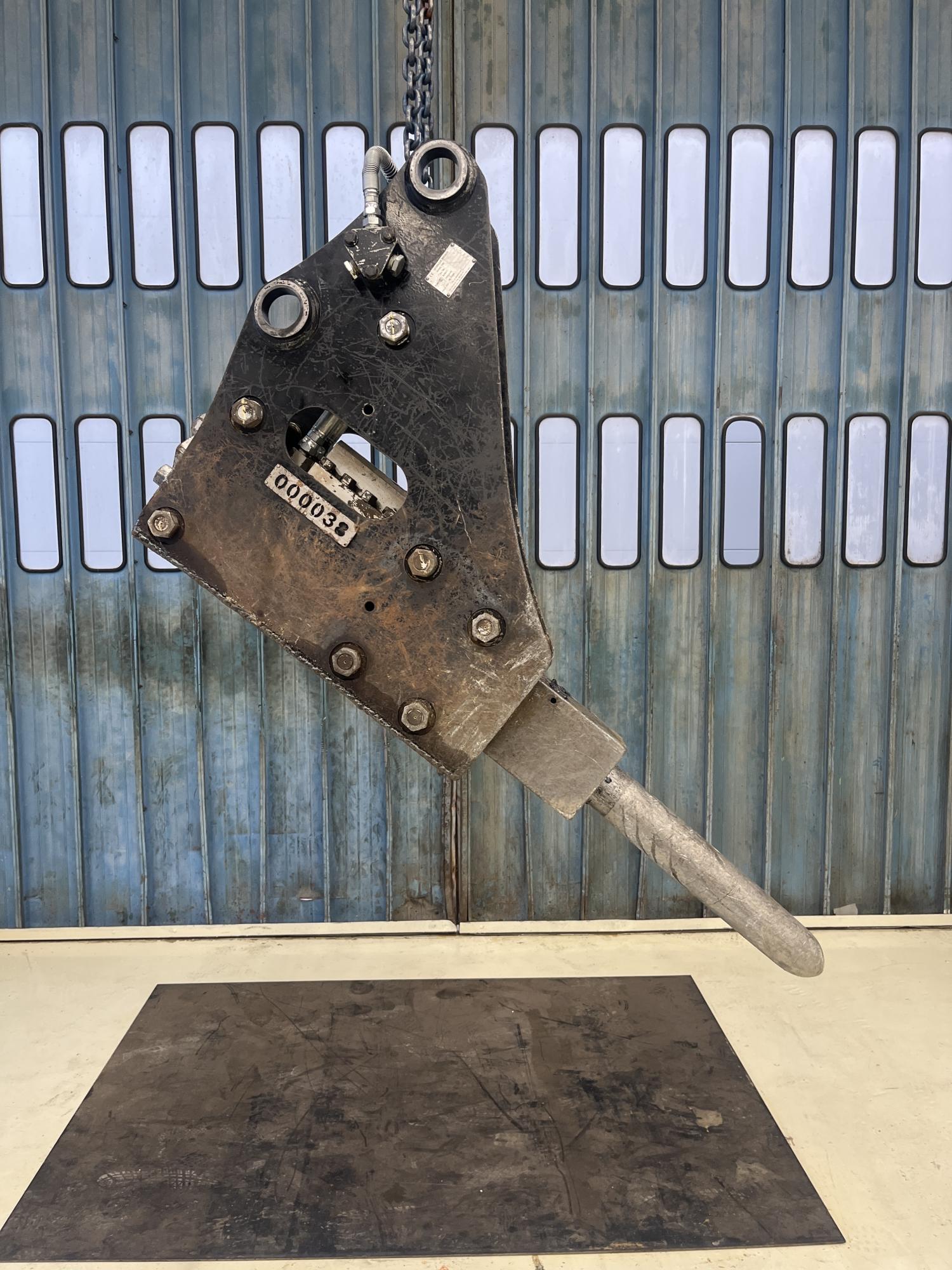 タグチ認定中古 サイドマウント　GBブレーカー　6～8ton　GBS-60