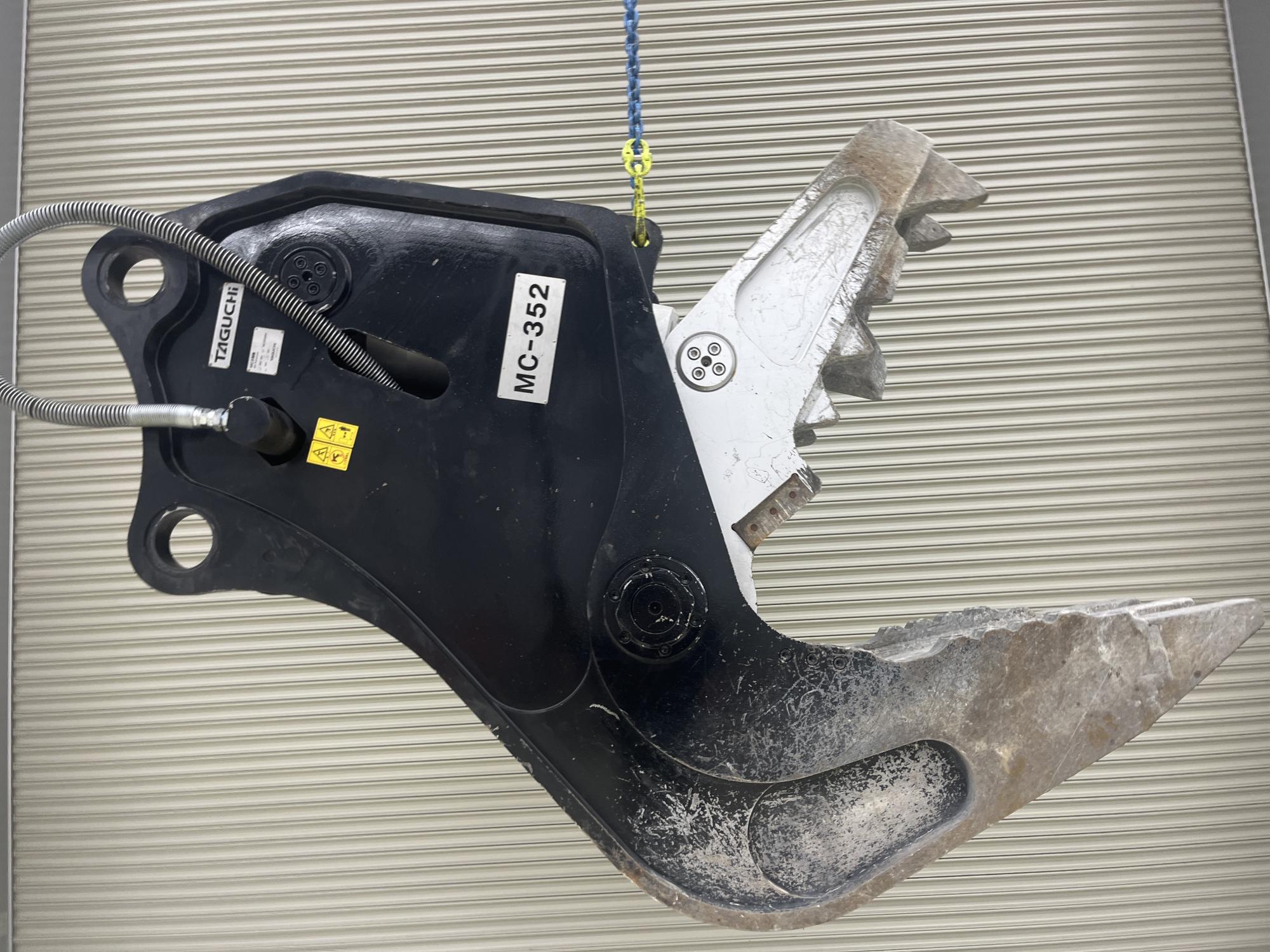 タグチ認定中古 コンクリート小割圧砕機　MC小割機　30～35ton　MC-352