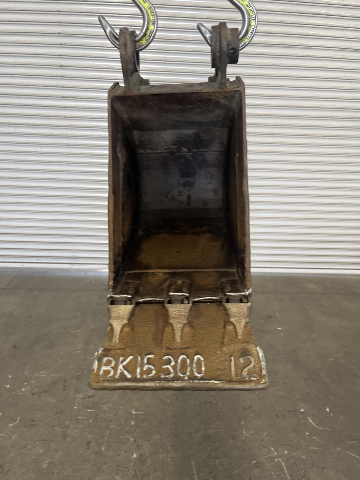 タグチ認定中古 狭幅バケット　1.2～2.5ton　300幅