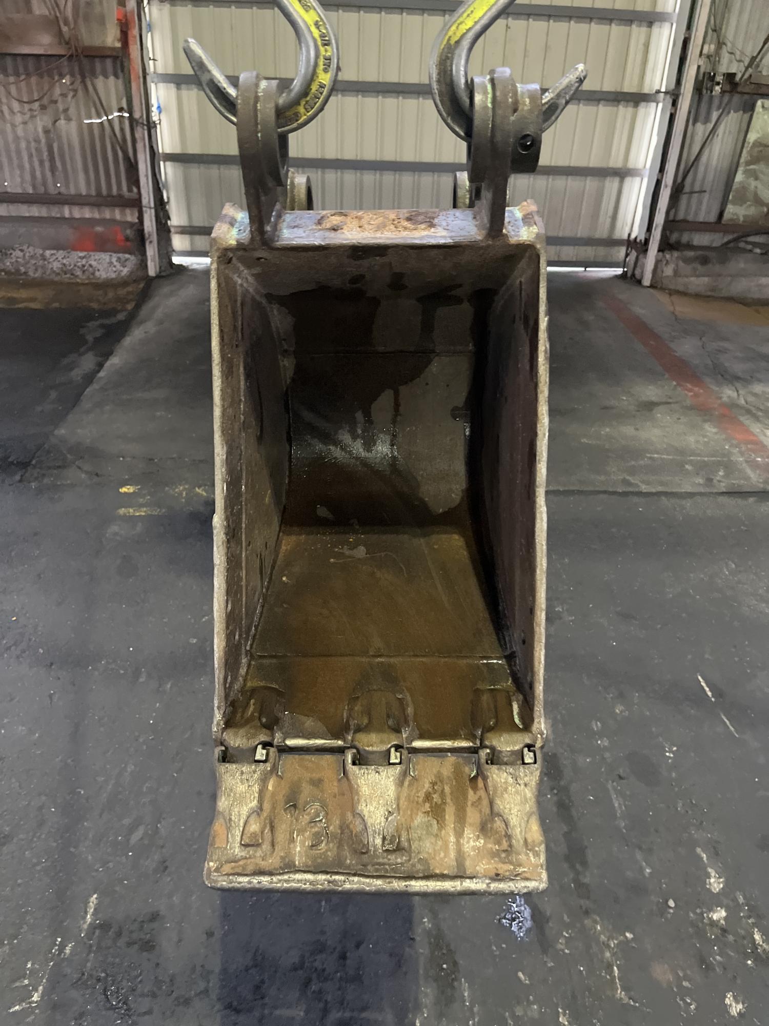 タグチ認定中古 狭幅バケット　1.2～2.5ton　300幅