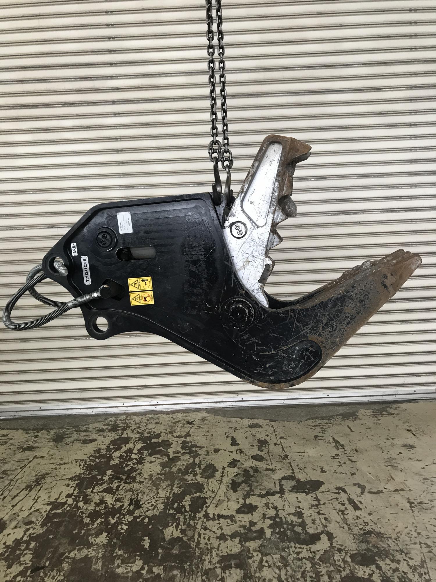 タグチ認定中古 コンクリート小割圧砕機　MC小割機　4～5ton　MC-52