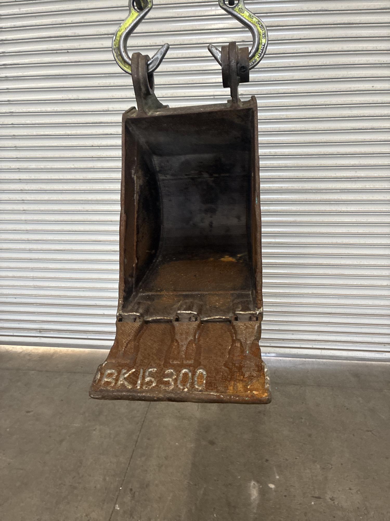 タグチ認定中古 狭幅バケット　1.2～2.5ton　300幅