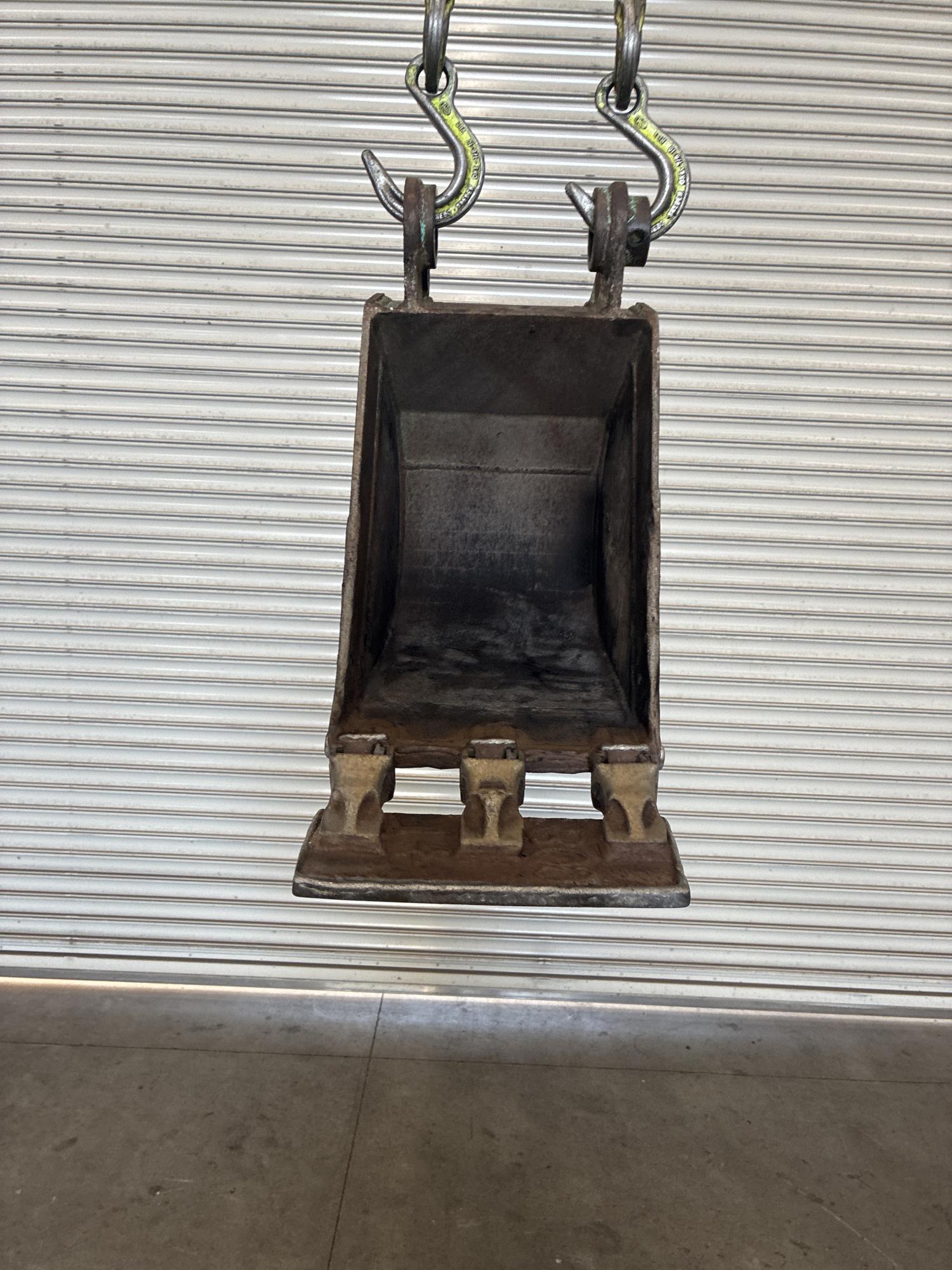 タグチ認定中古 狭幅バケット　1.2～2.5ton　300幅