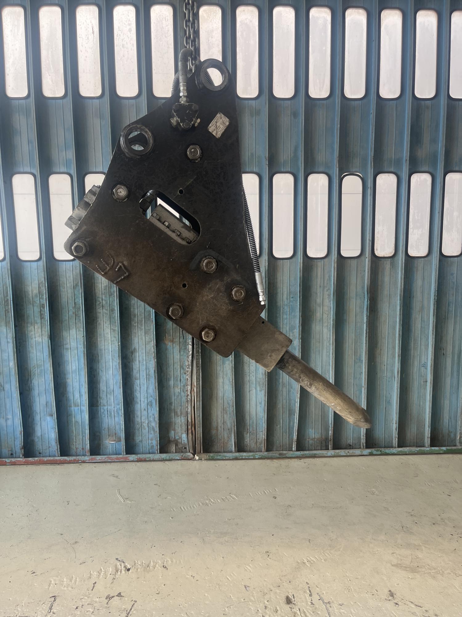 タグチ認定中古 サイドマウント　GBブレーカー　6～8ton　GBS-60