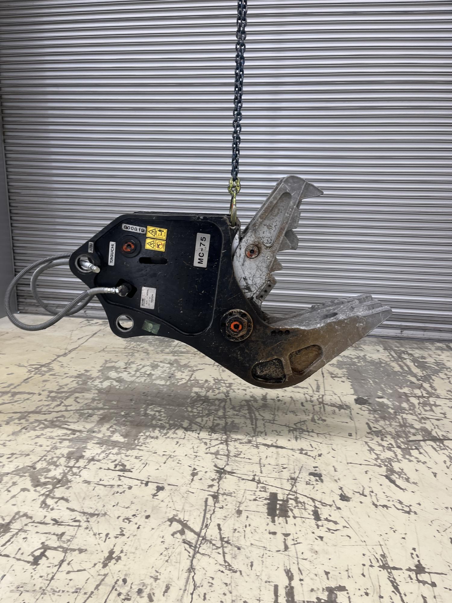 タグチ認定中古 コンクリート小割圧砕機　MC小割機　6～8ton　MC-75