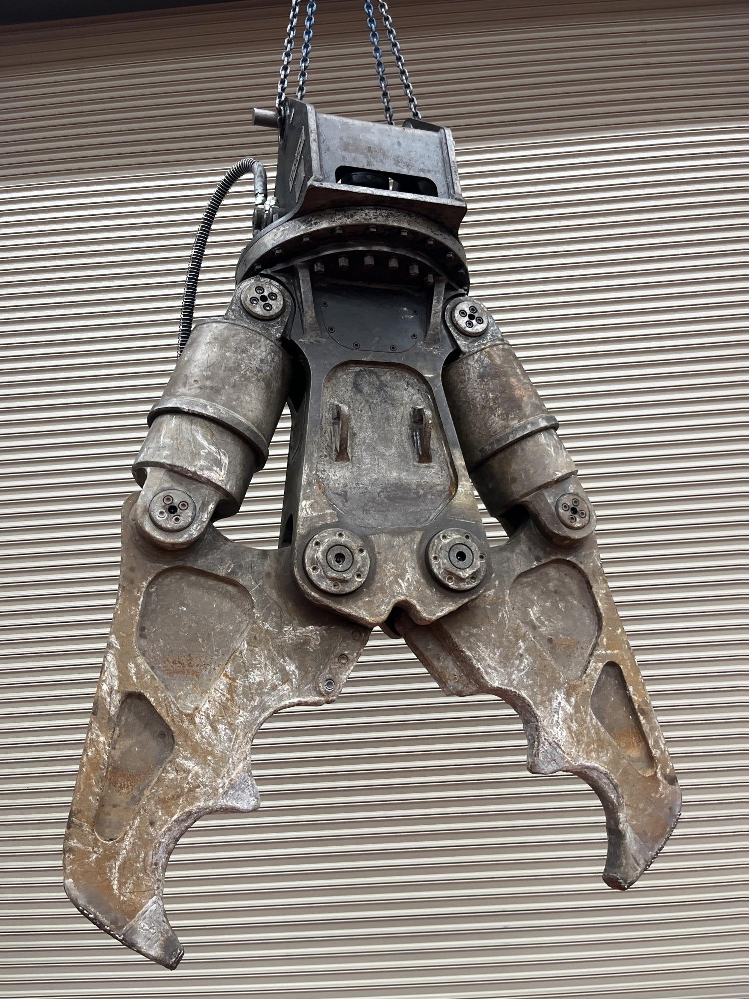 タグチ認定中古 ツインシリンダ　D大割機　自動・油圧旋回式　10～14ton　D-135AS