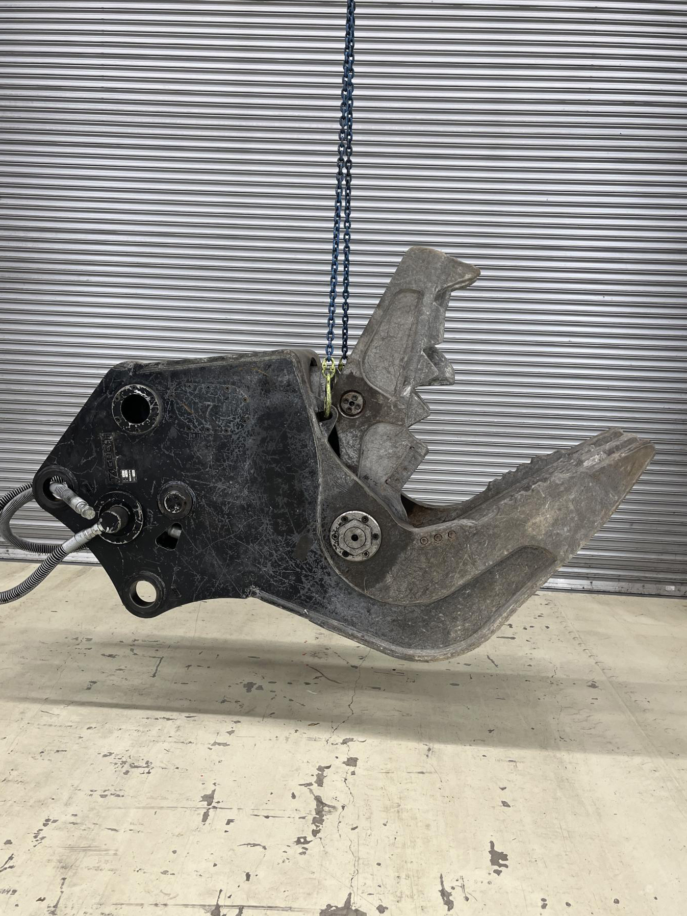 タグチ認定中古 コンクリート小割圧砕機　爆速MC小割機　20～22ton　MC-201i