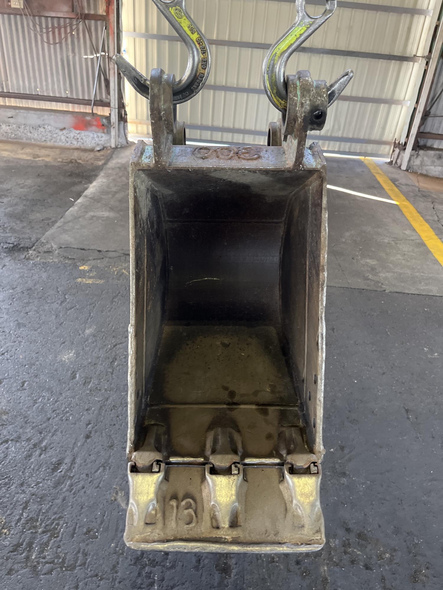 タグチ認定中古 狭幅バケット　1.2～2.5ton　300幅