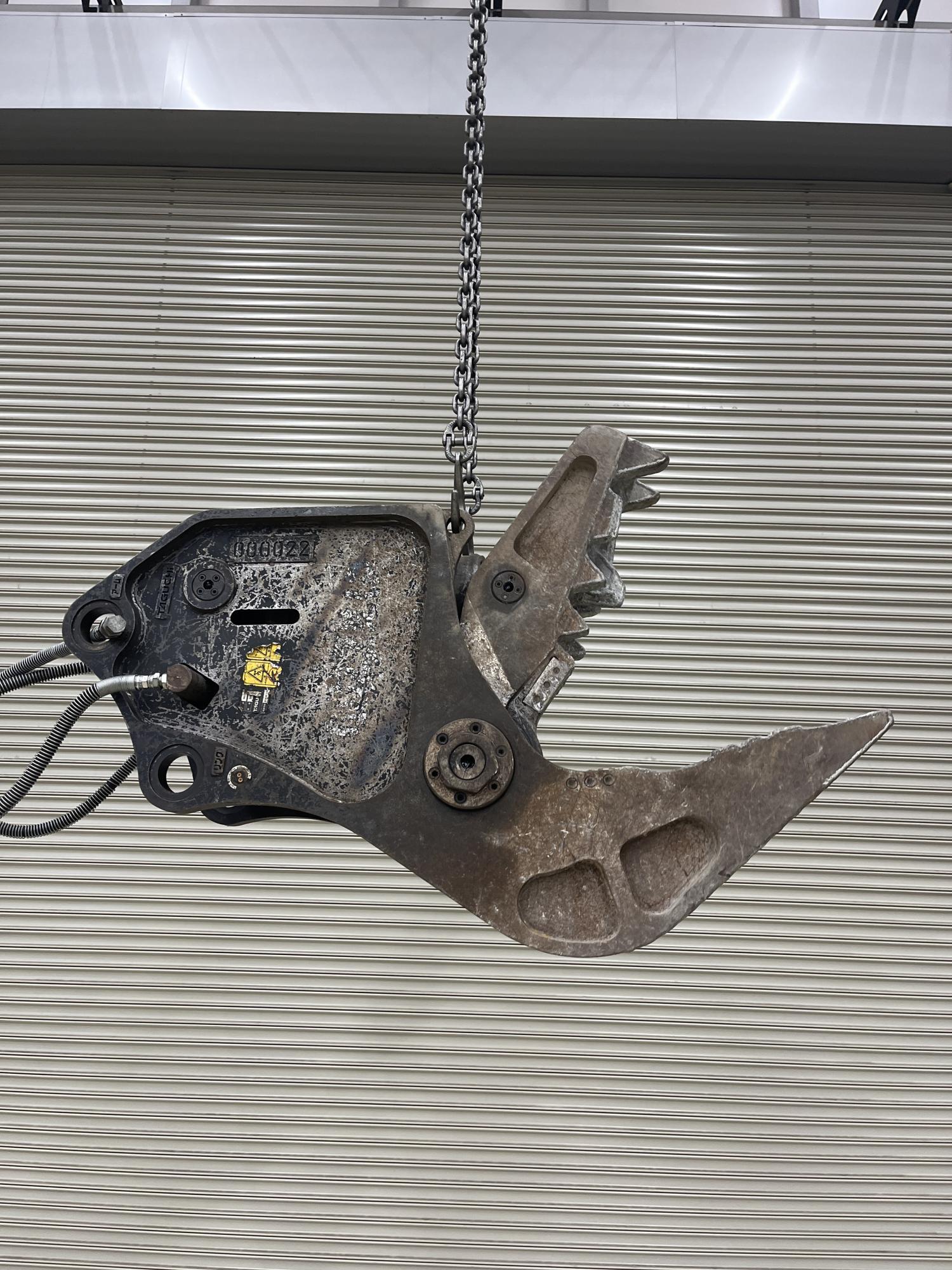 タグチ認定中古 コンクリート小割圧砕機　MC小割機　6～8ton　MC-75B