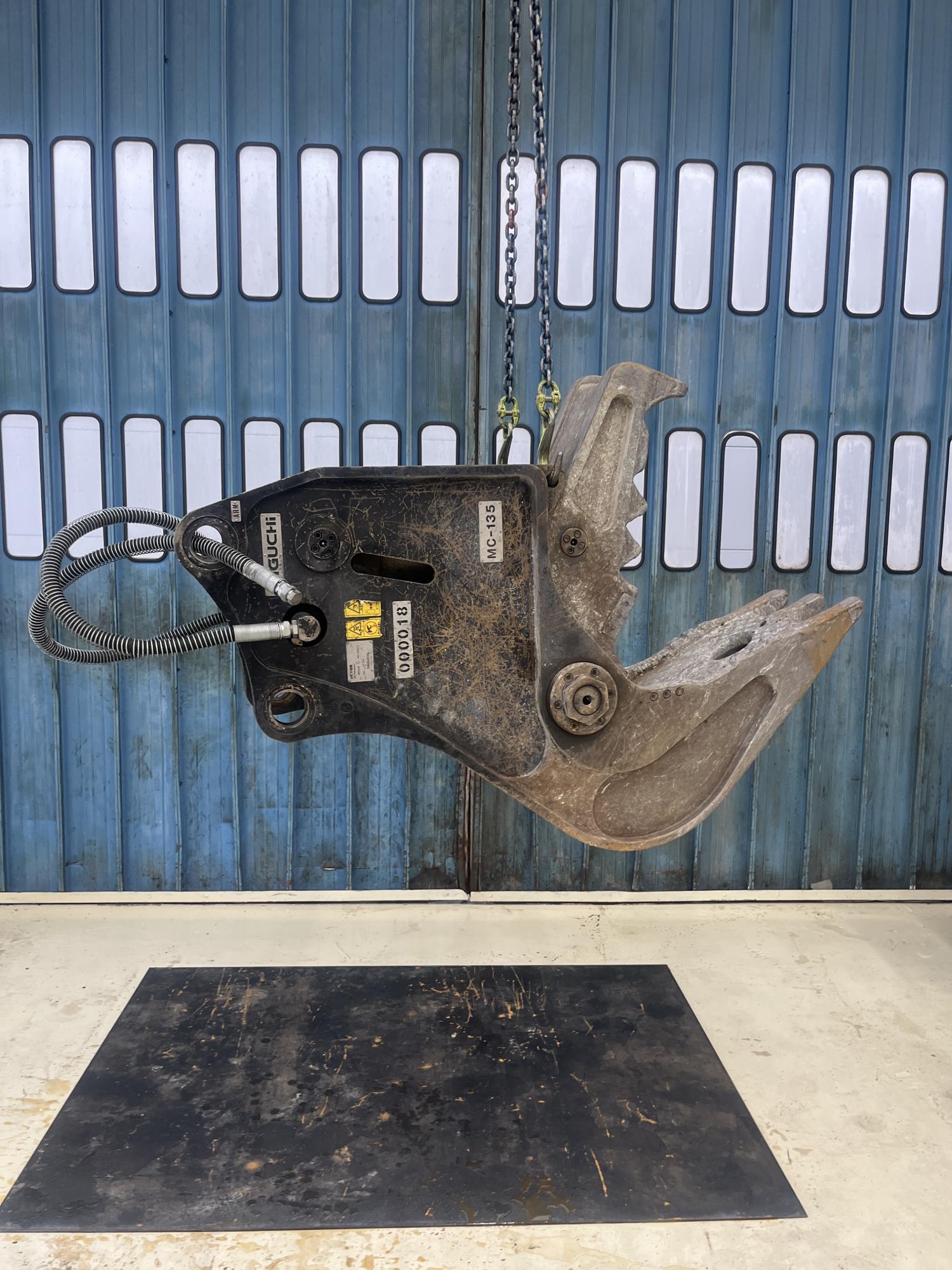 タグチ認定中古 コンクリート小割圧砕機　MC小割機　10～14ton　MC-135