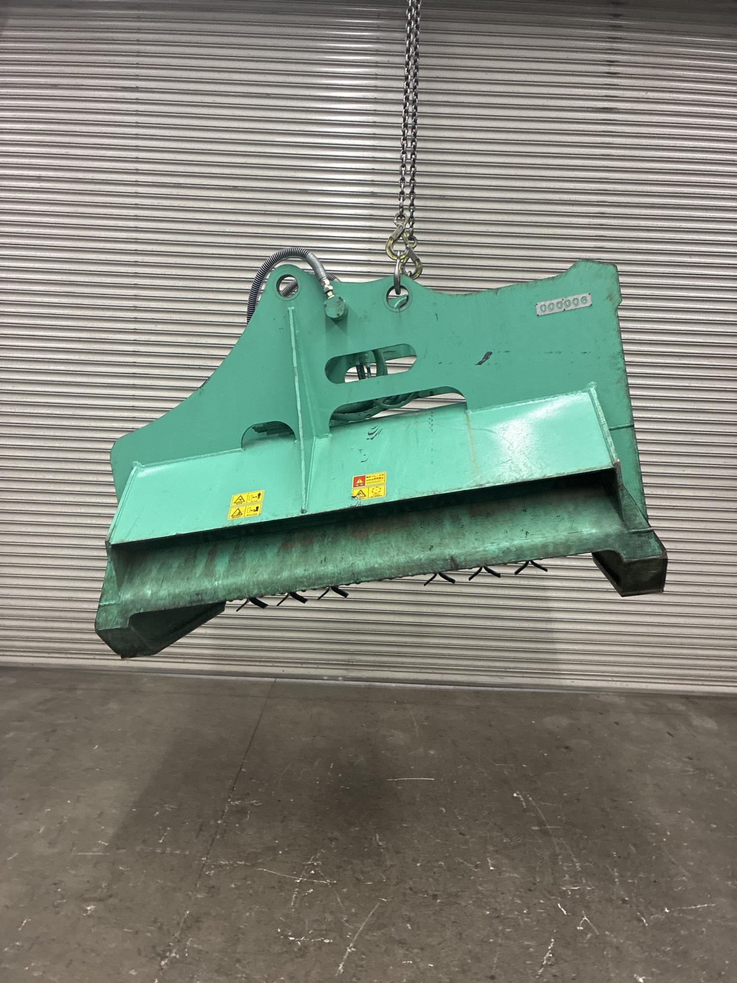 タグチ認定中古 雑木&草刈り機　クサカルゴン　10～14ton　KS-122