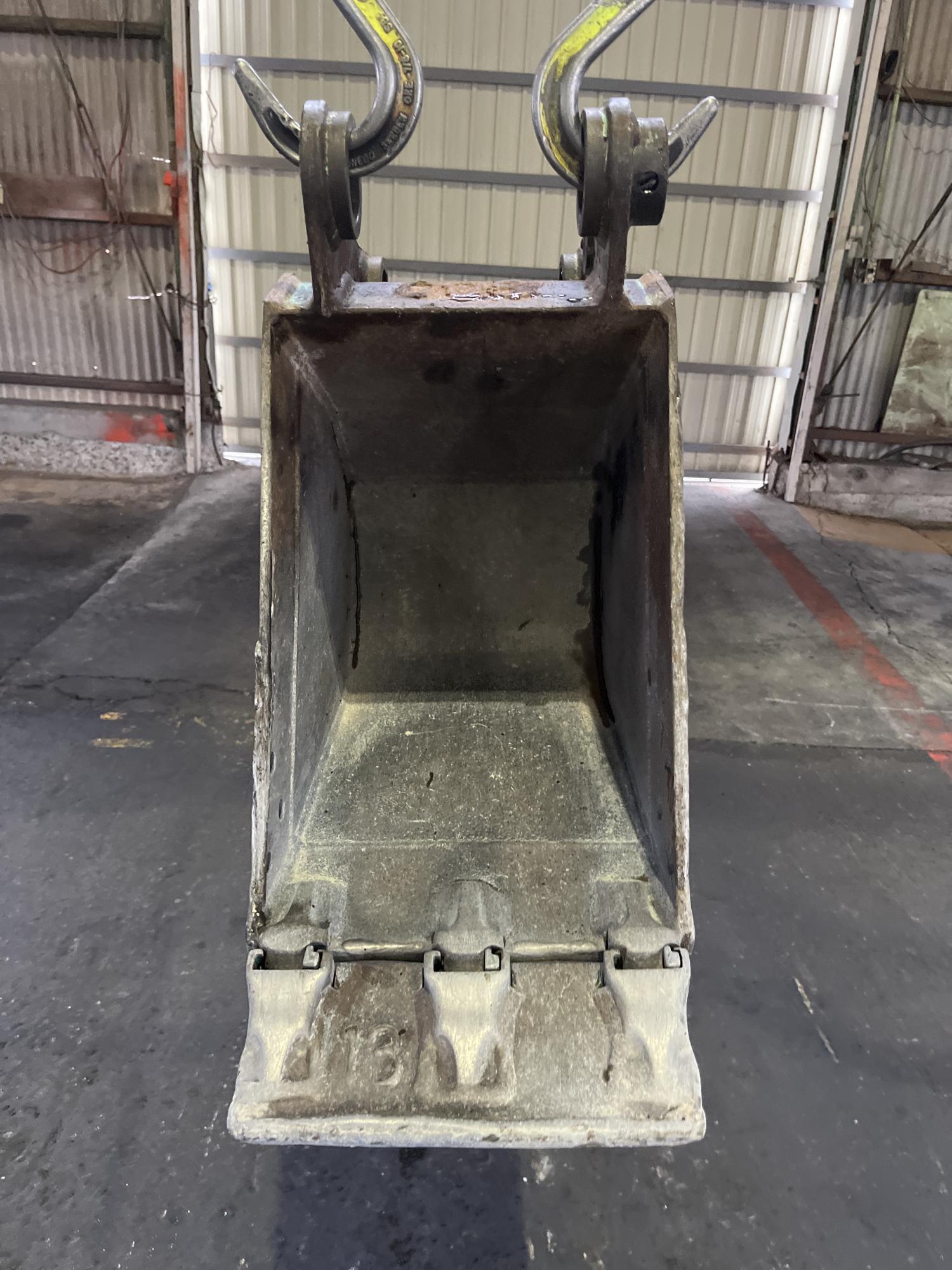 タグチ認定中古 狭幅バケット　1.2～2.5ton　300幅