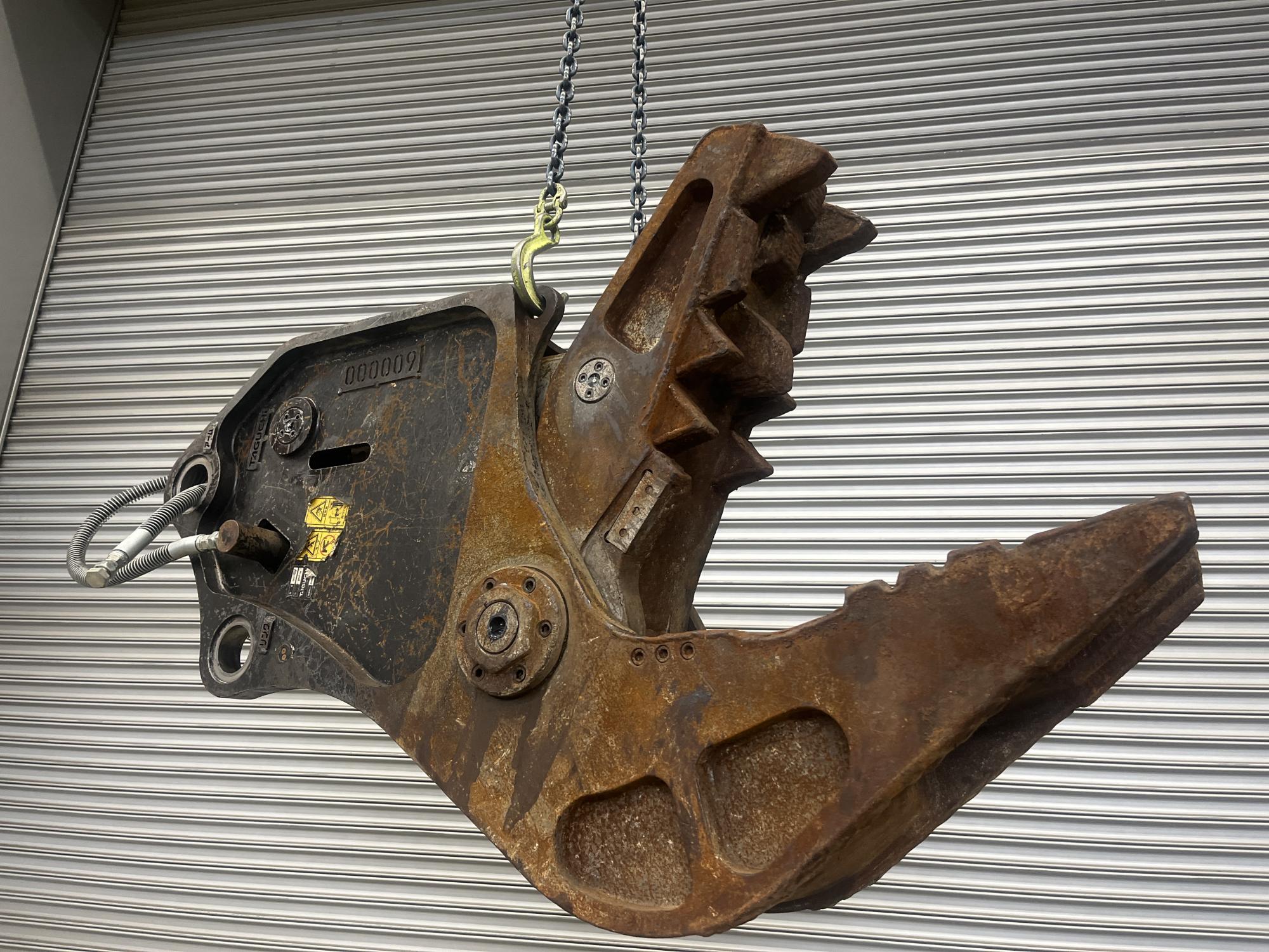 タグチ認定中古 コンクリート小割圧砕機　MC小割機　6～8ton　MC-75B