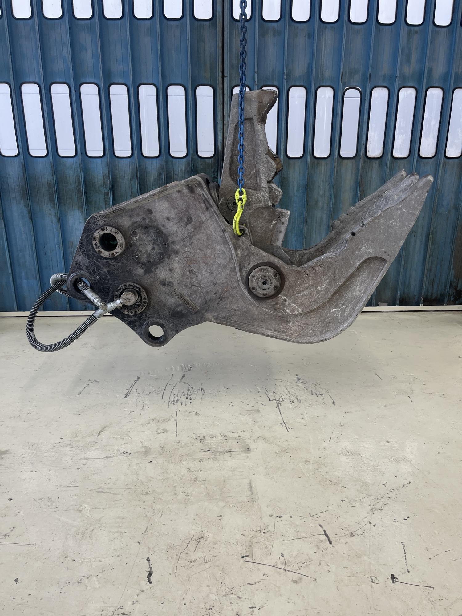 タグチ認定中古 コンクリート小割圧砕機　MC小割機　20～22ton　MC-201