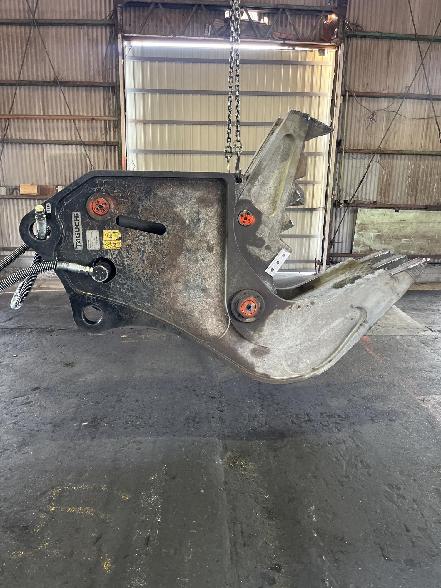 タグチ認定中古 コンクリート小割圧砕機　MC小割機　20～22ton　MC-212