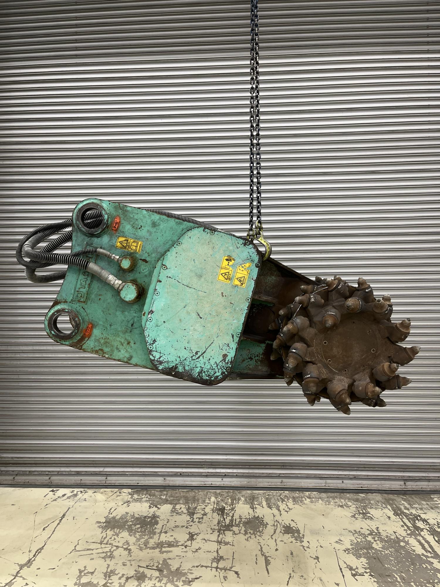 タグチ認定中古 アスファルト・コンクリート切削機　THツインドラムカッター　20～22ton　TH-200