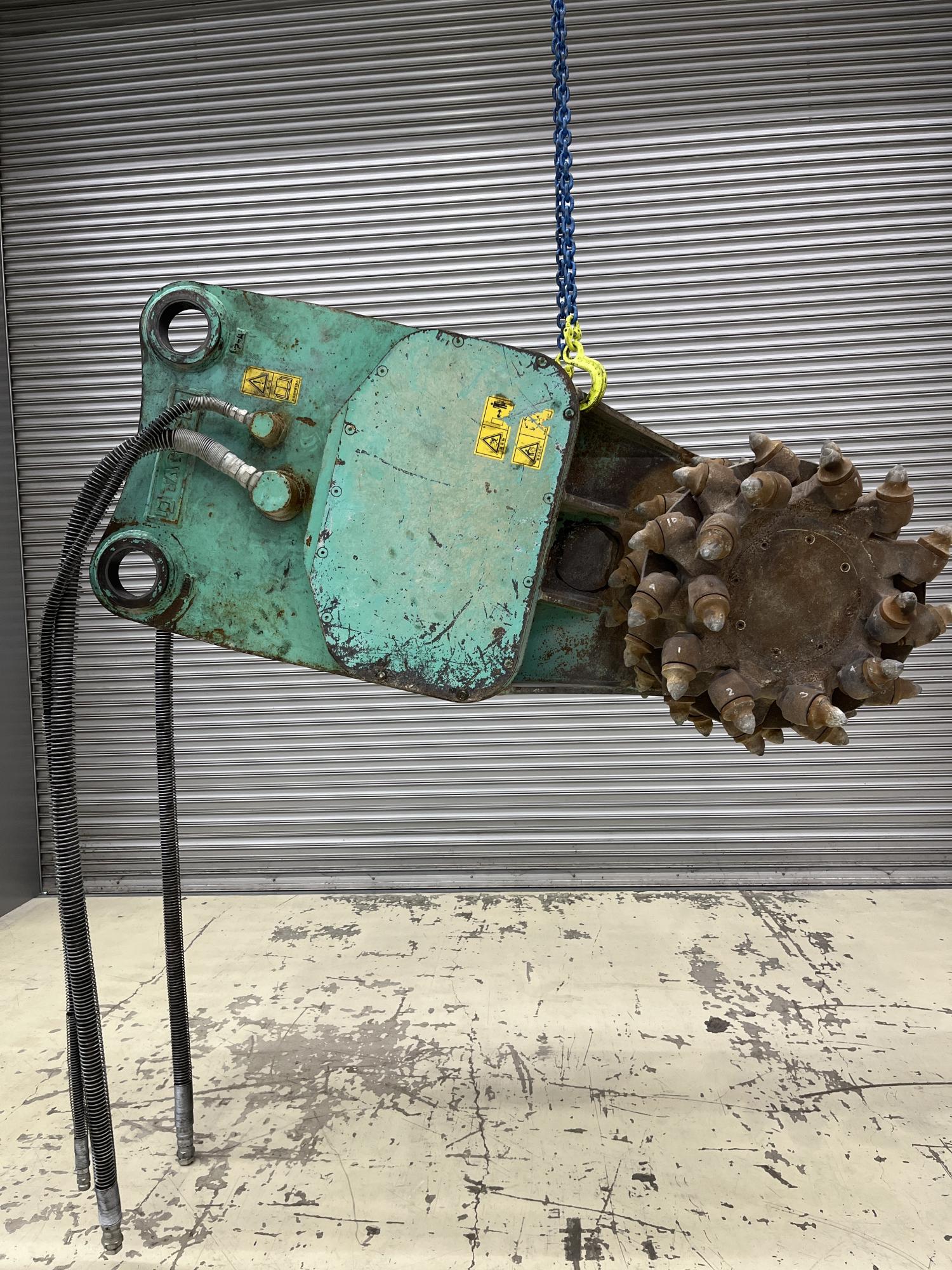 タグチ認定中古 アスファルト・コンクリート切削機　THツインドラムカッター　20～22ton　TH-200