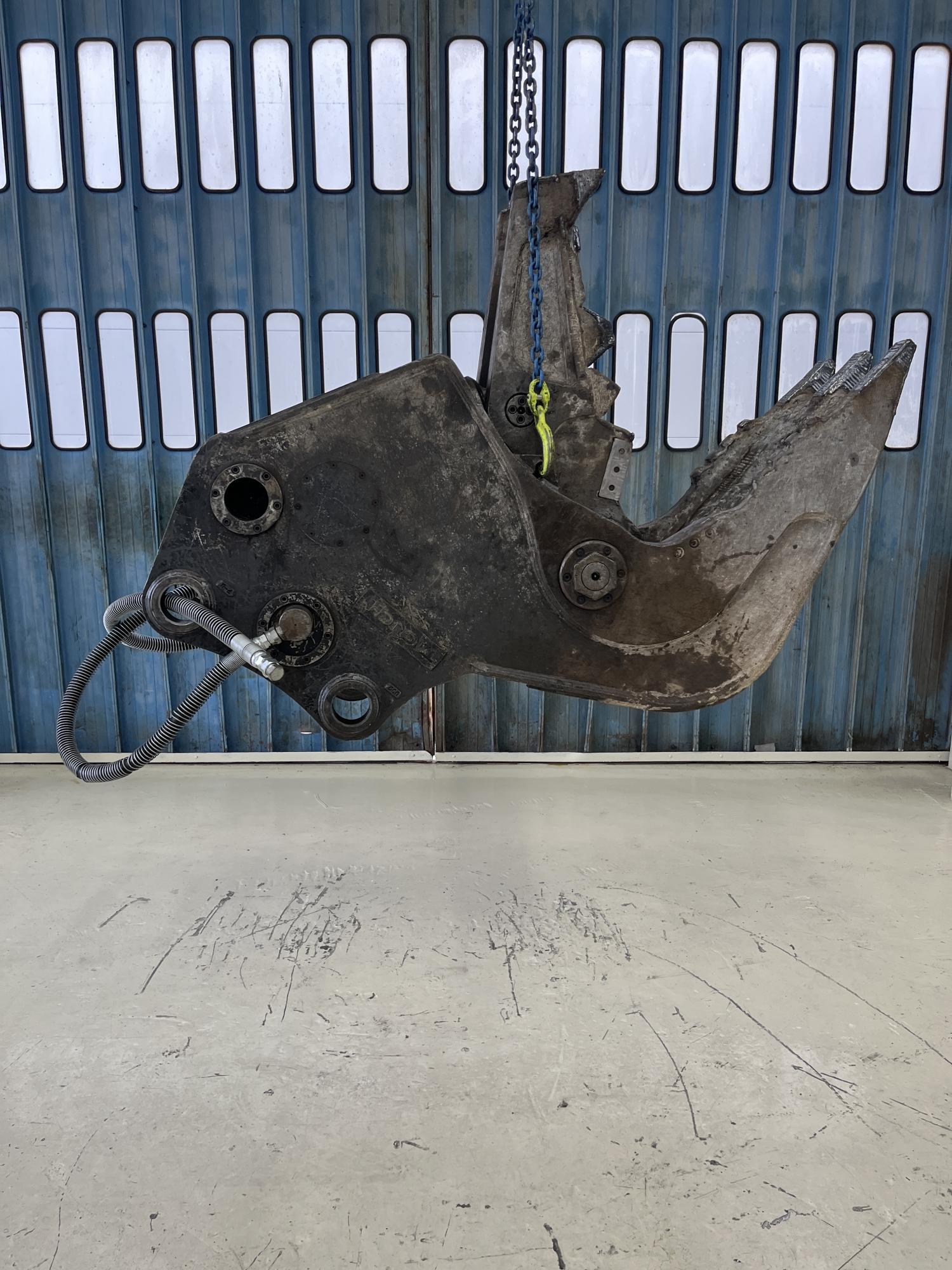 タグチ認定中古 コンクリート小割圧砕機　MC小割機　20～22ton　MC-201