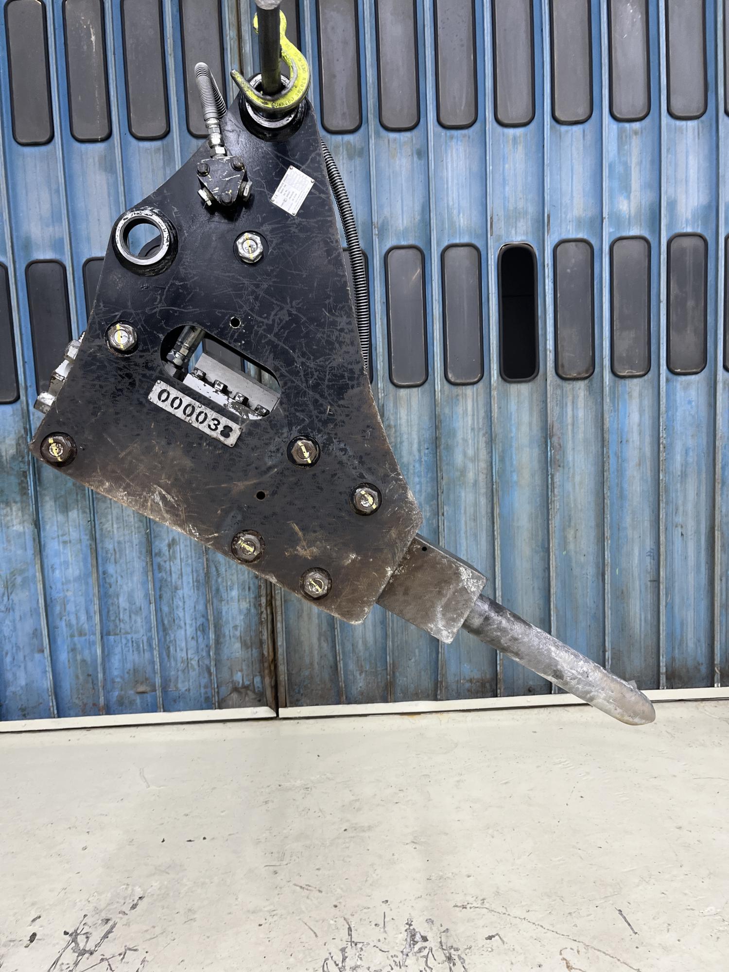 タグチ認定中古 サイドマウント　GBブレーカー　6～8ton　GBS-60