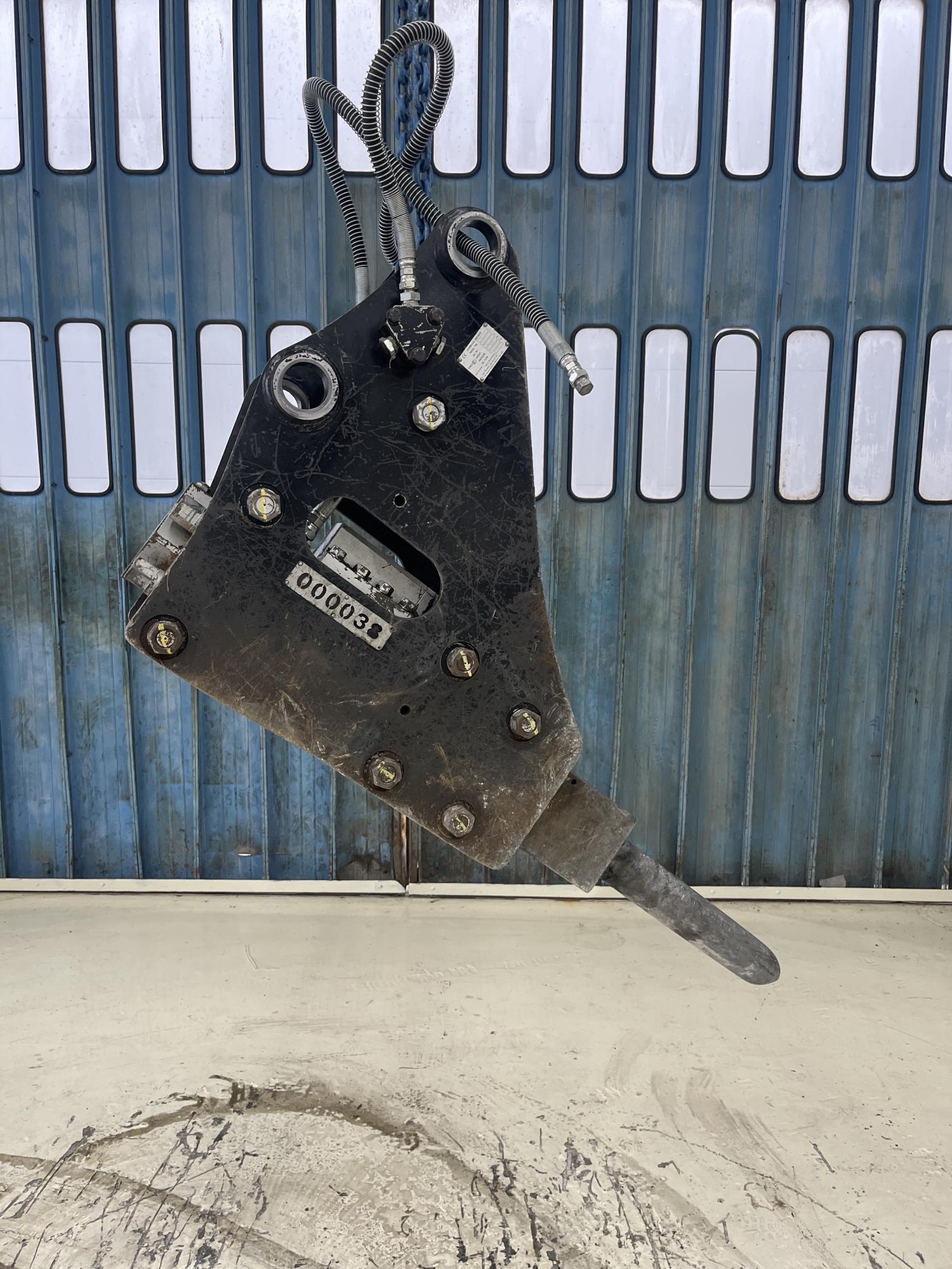 タグチ認定中古 サイドマウント　GBブレーカー　6～8ton　GBS-60