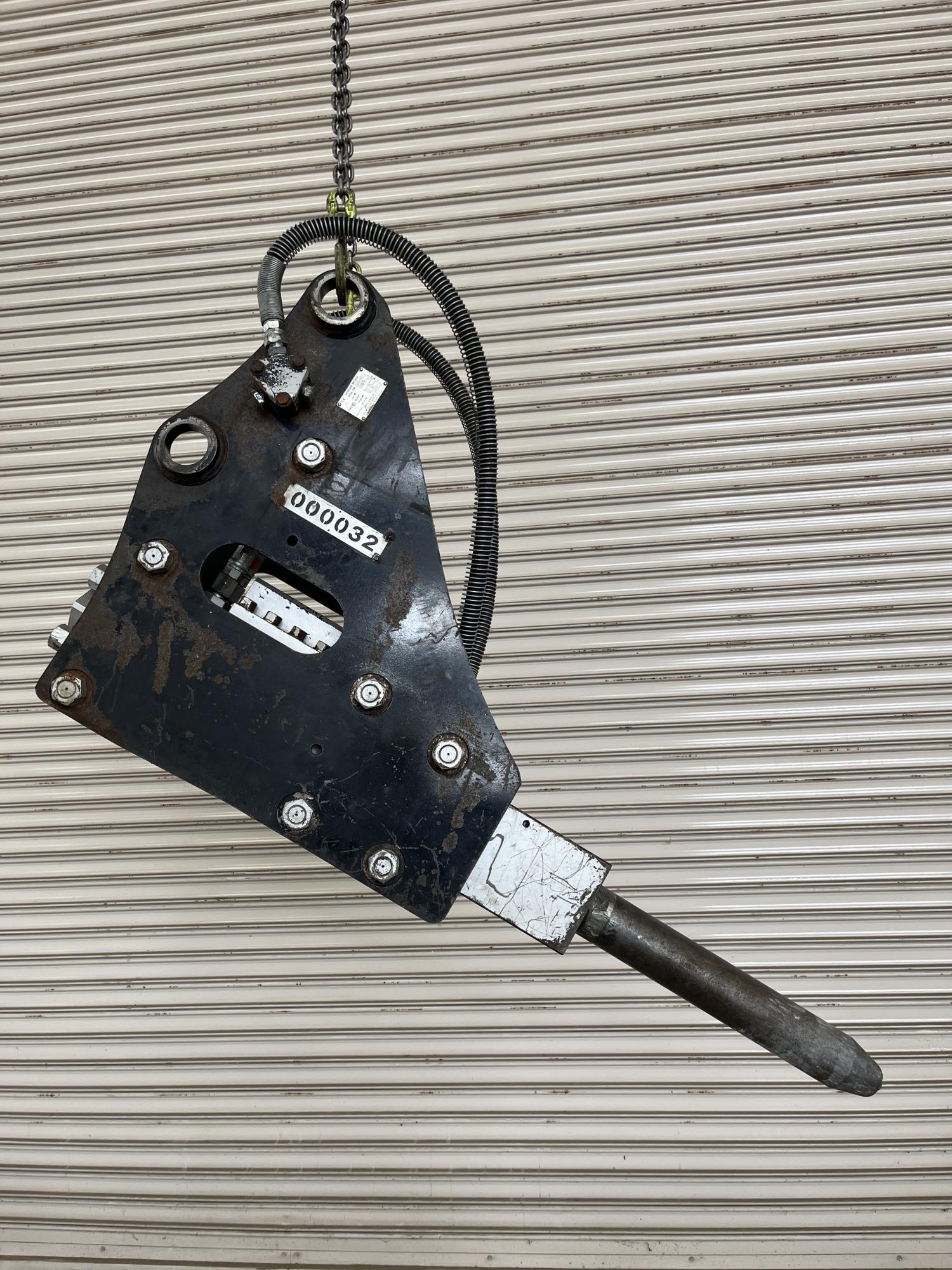 タグチ認定中古 サイドマウント　GBブレーカー　6～8ton　GBS-60