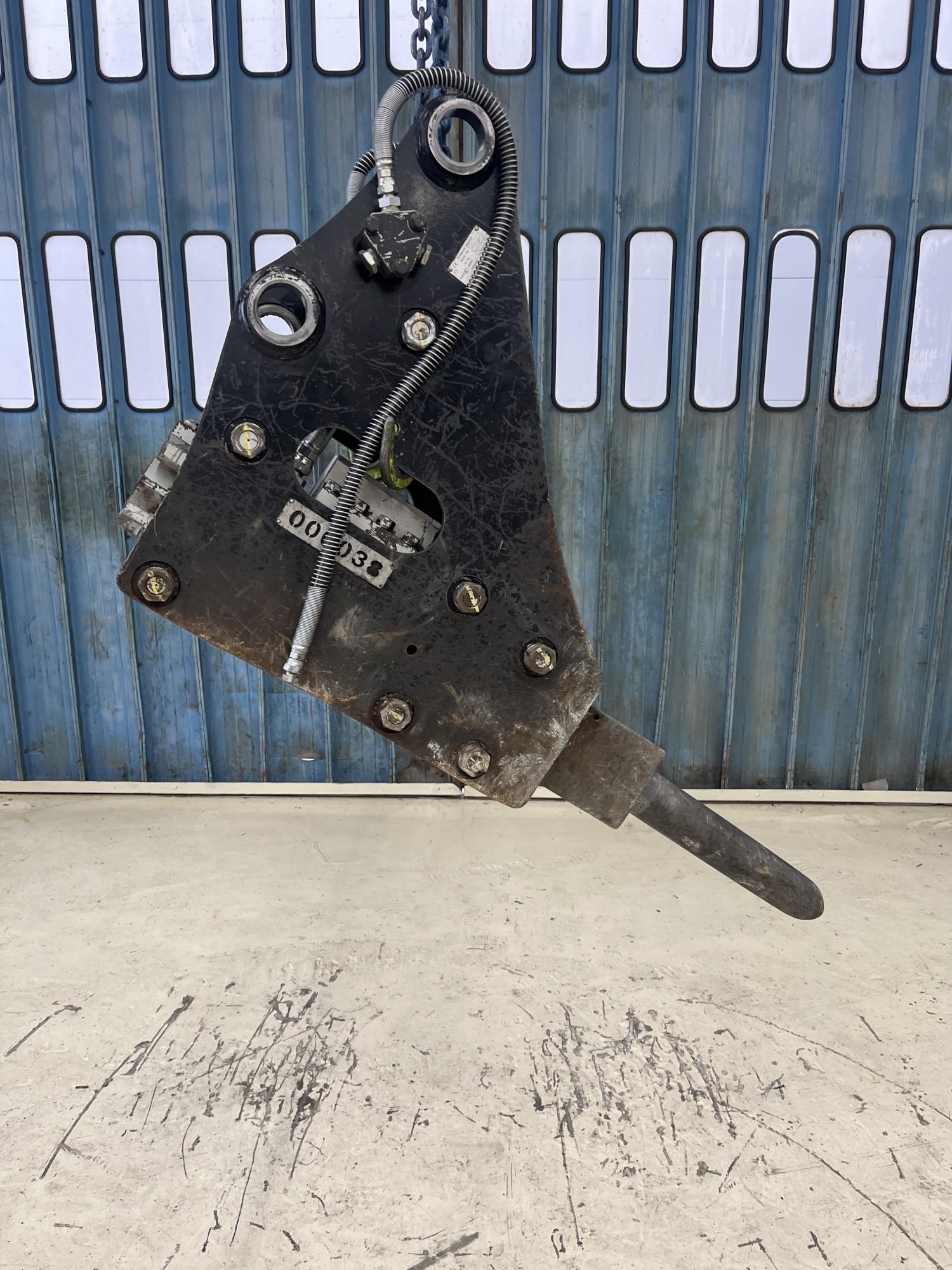 タグチ認定中古 サイドマウント　GBブレーカー　6～8ton　GBS-60